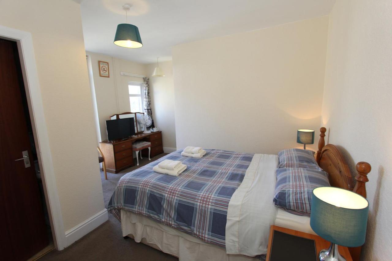 West Point Hotel Bed And Breakfast Colwyn Bay Exterior photo
