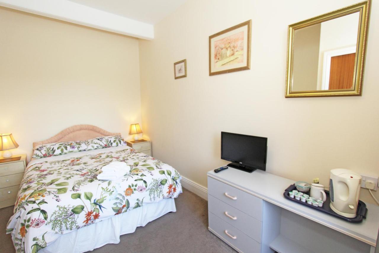 West Point Hotel Bed And Breakfast Colwyn Bay Exterior photo