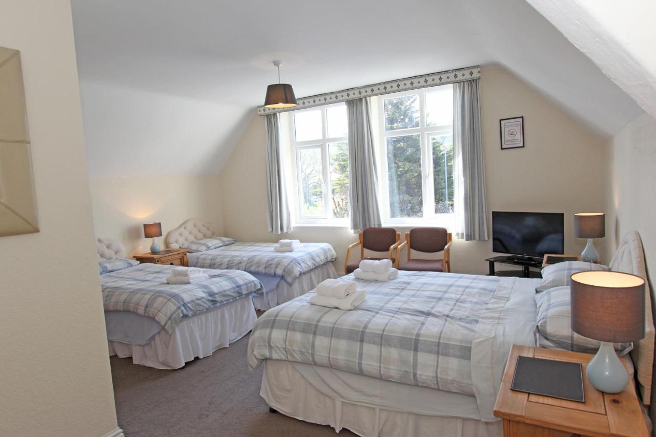 West Point Hotel Bed And Breakfast Colwyn Bay Exterior photo