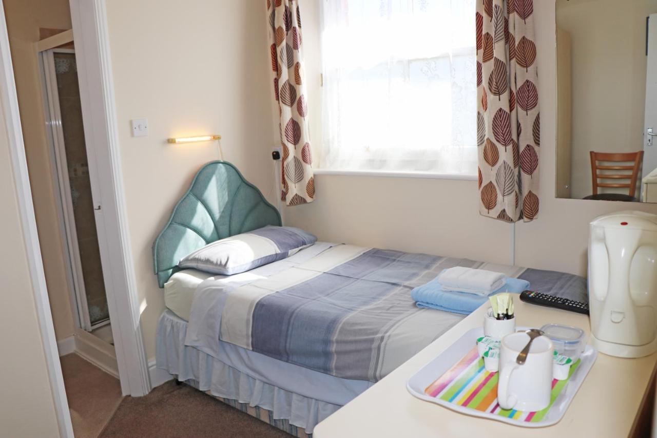 West Point Hotel Bed And Breakfast Colwyn Bay Exterior photo
