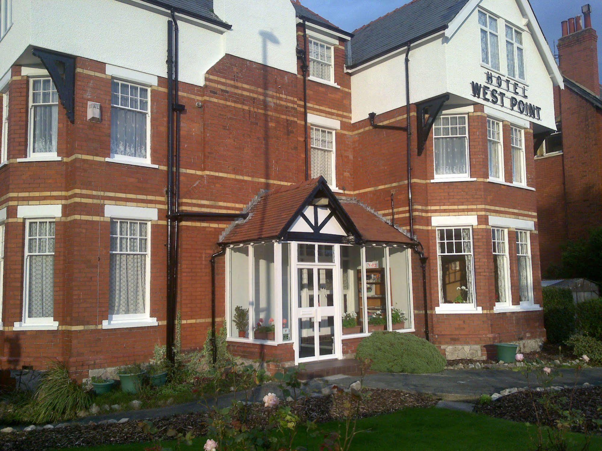 West Point Hotel Bed And Breakfast Colwyn Bay Exterior photo