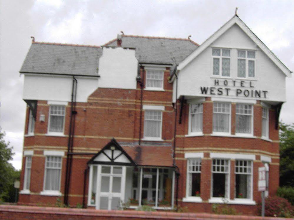 West Point Hotel Bed And Breakfast Colwyn Bay Exterior photo