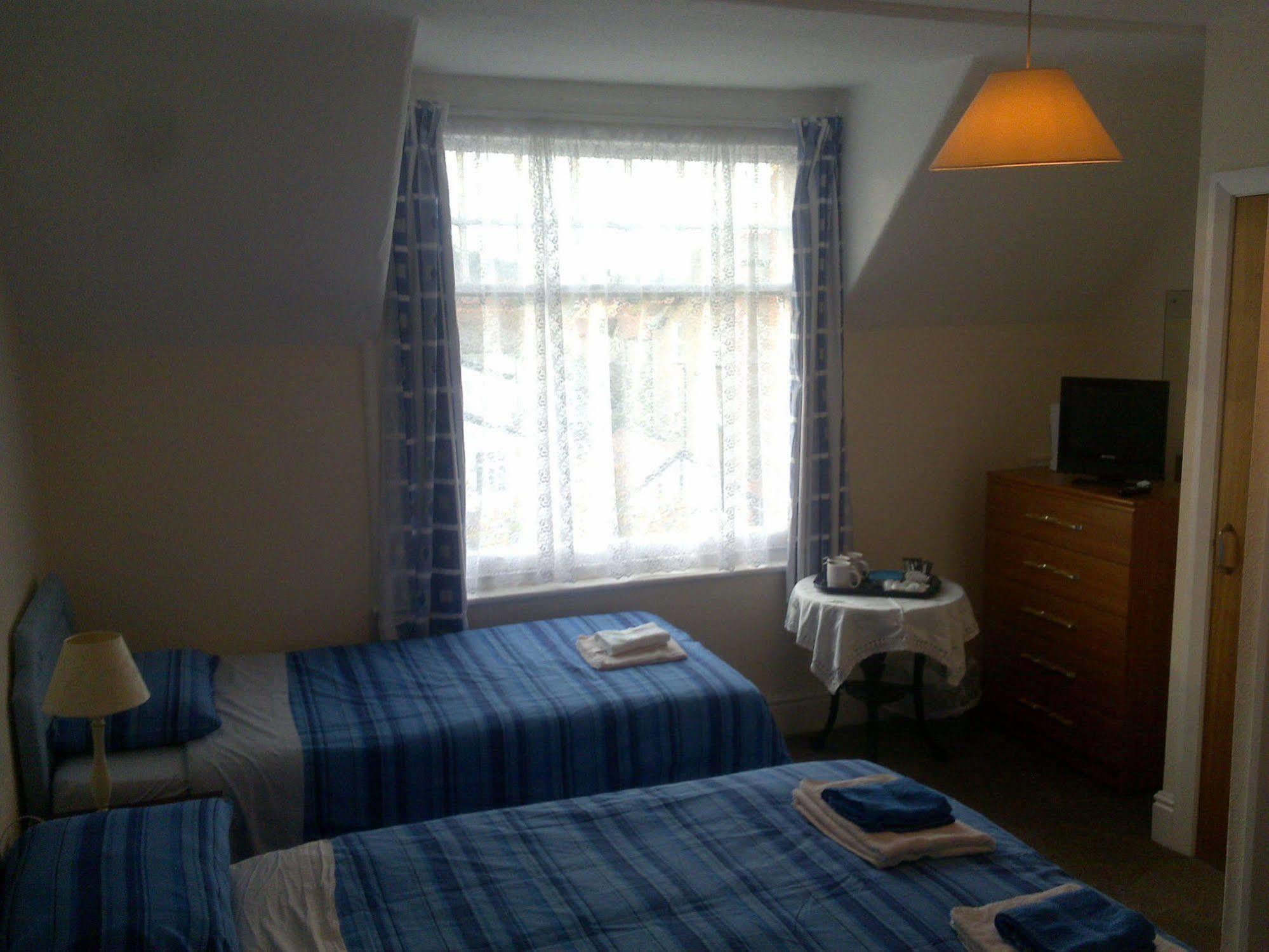 West Point Hotel Bed And Breakfast Colwyn Bay Exterior photo