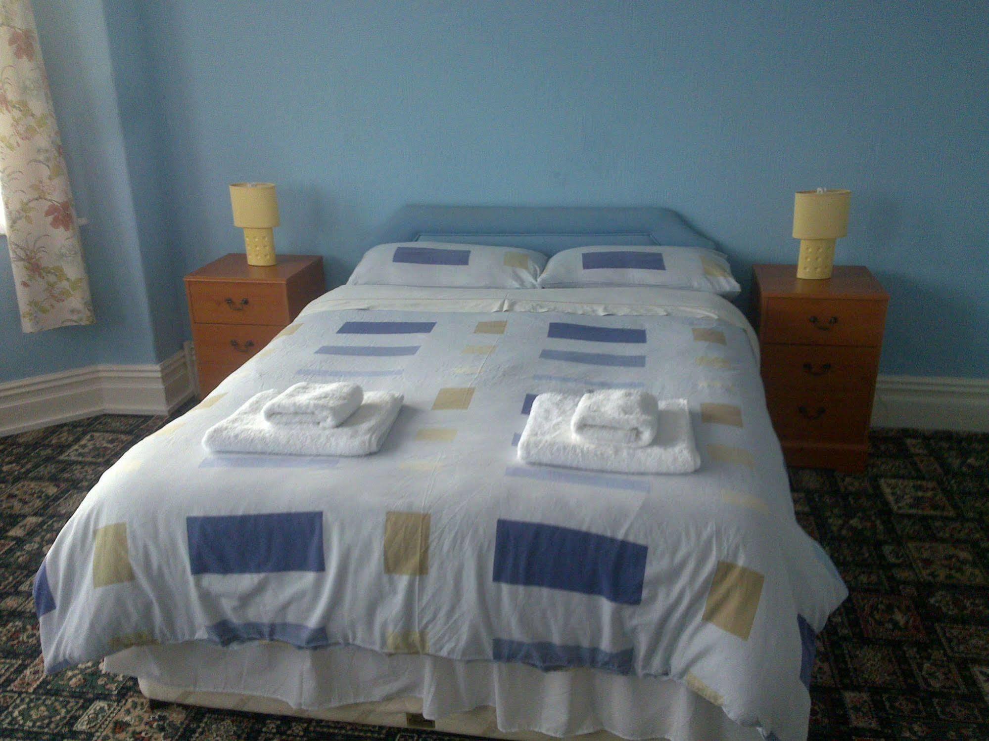 West Point Hotel Bed And Breakfast Colwyn Bay Exterior photo