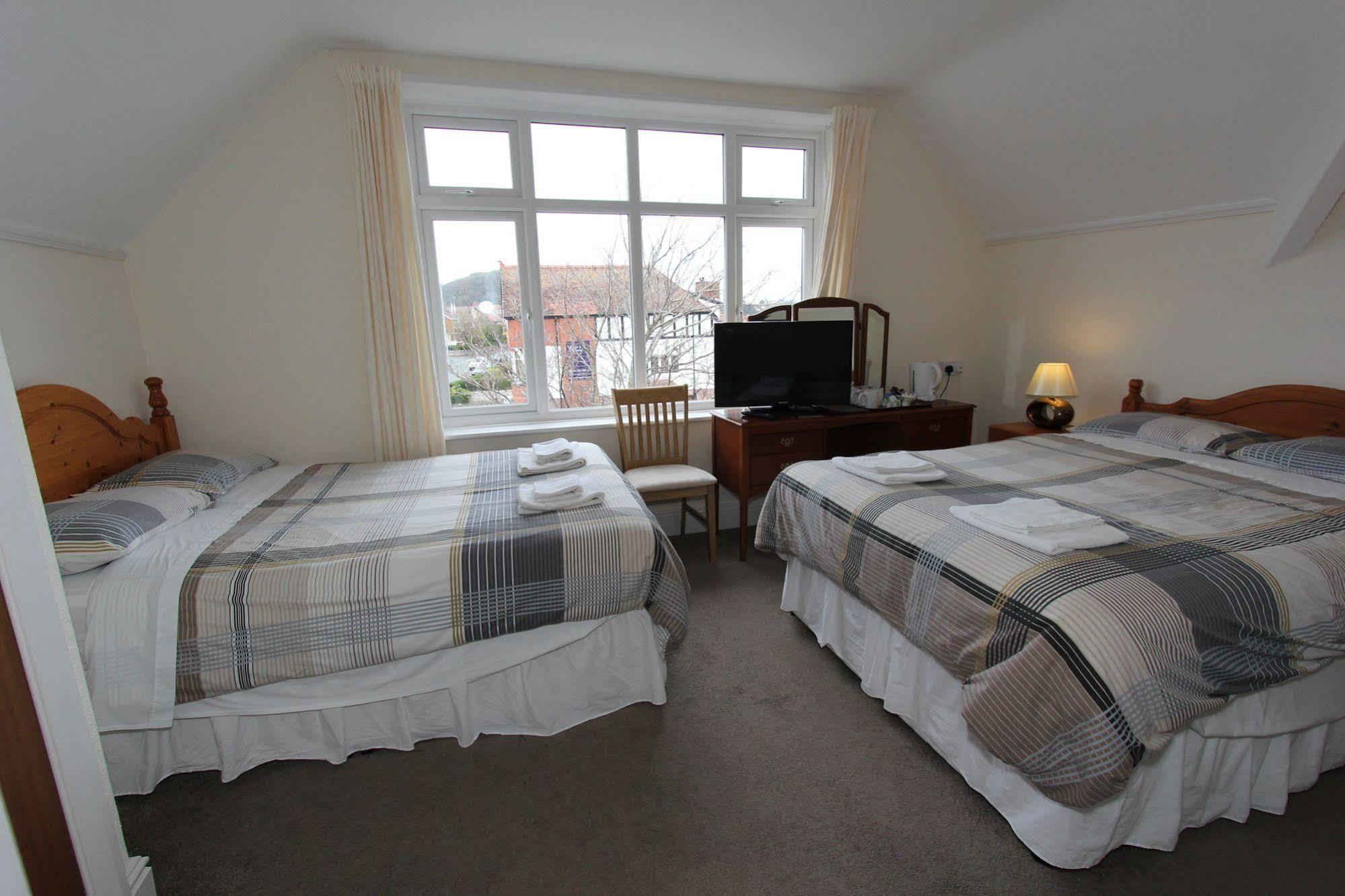 West Point Hotel Bed And Breakfast Colwyn Bay Exterior photo
